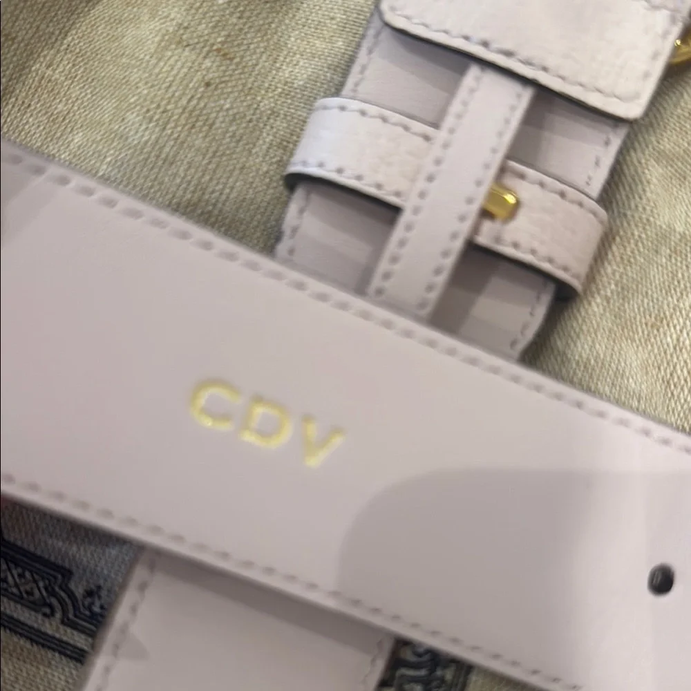 Gucci Gold and Tan Leather Belt with Iconic Double G Buckle - Picture 2 of 7